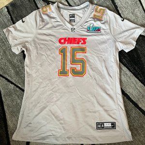 Women's XL - Patrick Mahomes Kansas City Chiefs Super Bowl LVll Gray Nike Jersey